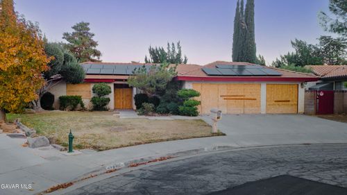 42944 Beau Ville Ct, Lancaster, CA, 93536-4821 | Card Image