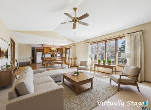2408 E Stanton Dr, Sioux Falls, SD, 57103-4709 | Card Image