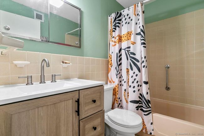 230 - 230 West Walk, Condo with 1 bedrooms, 1 bathrooms and 2 parking in West Haven CT | Image 24