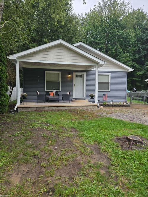 9407 Lakepointe Blvd, Clay, MI, 48001-4340 | Card Image