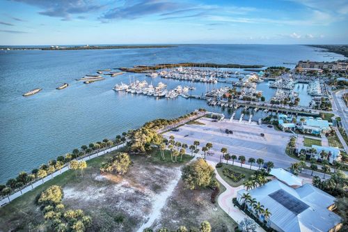 apt-105-701 N Indian River Dr, Fort Pierce, FL, 34950-9107 | Card Image