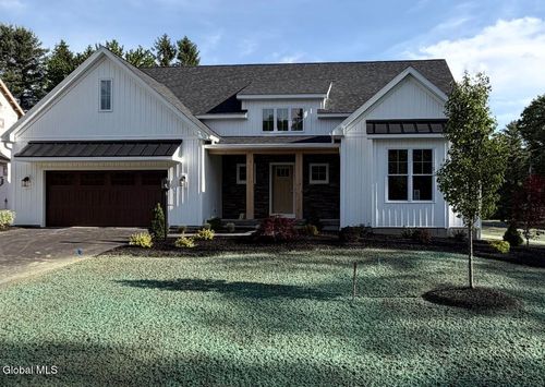 3 Wyatt'S Way, Clifton Park, NY, 12065 | Card Image