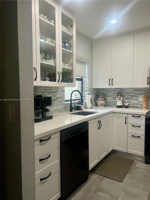 2039-2964 Carambola Cir S, Coconut Creek, FL, 33066-2588 | Card Image