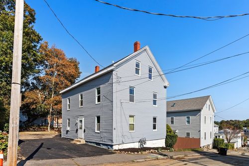 22 Hanson St, Salem, MA, 01970-1345 | Card Image