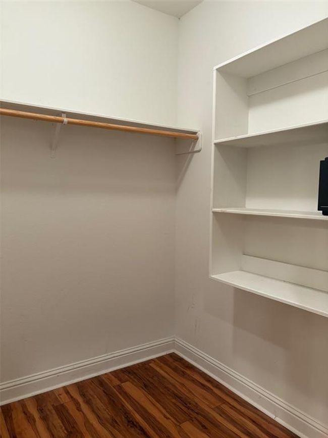 Walk In Closet | Image 14