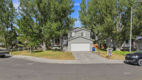 2424 Rodeo Ct, Elko, NV, 89801-4520 | Card Image