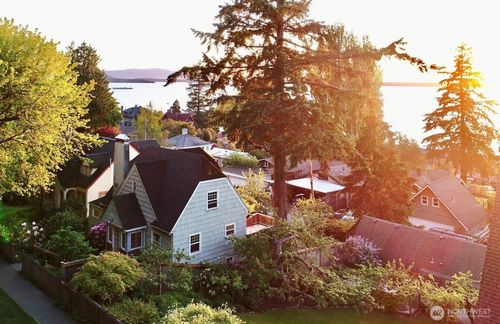 243 N Garden St, Bellingham, WA, 98225-5815 | Card Image