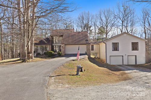 40 Country Bear Ln, Flat Rock, NC, 28731-7738 | Card Image