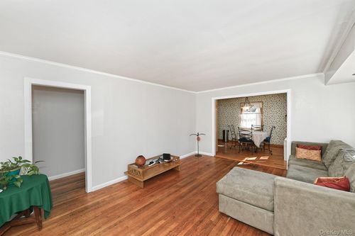 37 Chester St, East Northport, NY, 11731-3010 | Card Image