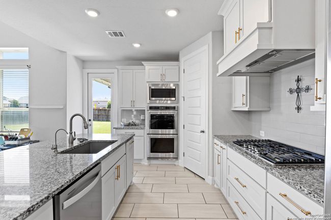 122 Stout Cv, House other with 4 bedrooms, 4 bathrooms and null parking in Cibolo TX | Image 7