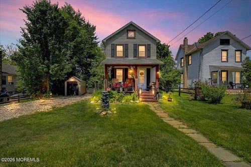 11 Ann St, Freehold, NJ, 07728-1902 | Card Image