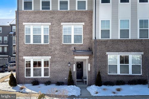 2375 Stephanie Tessa Ln, WOODBRIDGE, VA, 22191-5978 | Card Image