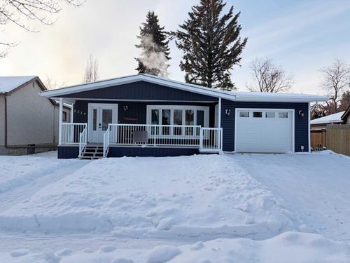 5719 50a Ave, Stettler, AB, T4K1B9 | Card Image