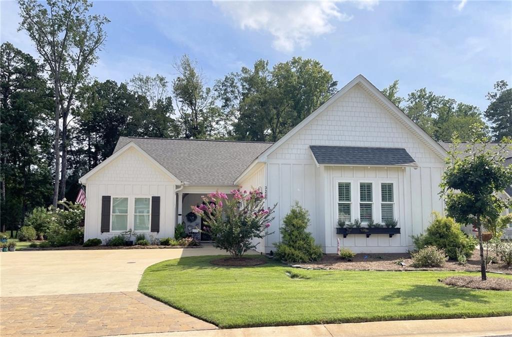 Eagle Trl, Opelika, AL 36801