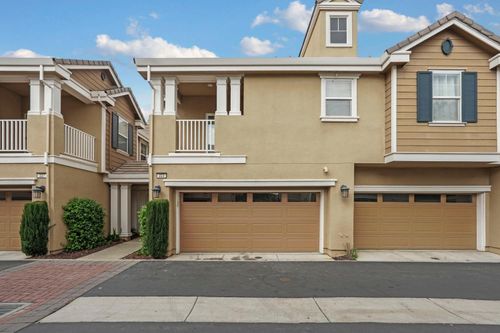 223 S Veracruz Pl, Mountain House, CA, 95391-3022 | Card Image