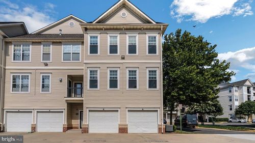 6-212-11343 Aristotle Dr, FAIRFAX, VA, 22030-6071 | Card Image