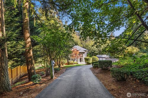 4210 182nd Ave Se, Issaquah, WA, 98027-9719 | Card Image