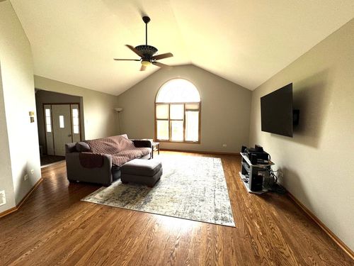1012 Crestview Dr, Lemont, IL, 60439-4325 | Card Image