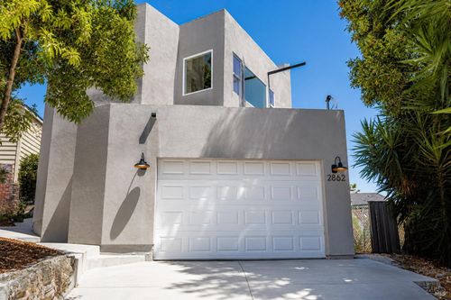 2862 82nd Ave, Oakland, CA, 94605-3557 | Card Image