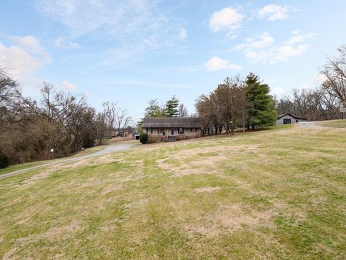 111 Patton Ln, Hendersonville, TN, 37075-8502 | Card Image