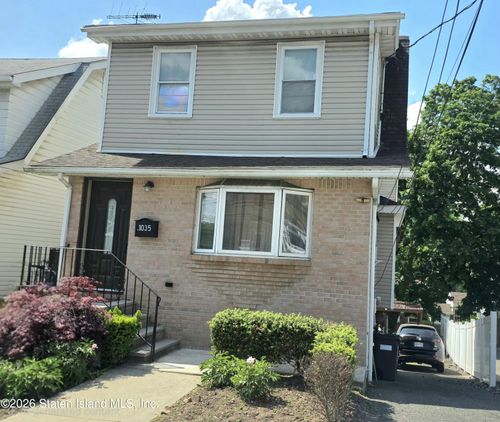 1035 Victory Blvd, Staten Island, NY, 10301-3620 | Card Image