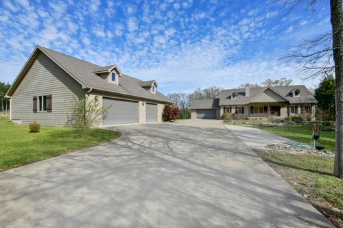 526 Fort Cannon Ln, Shell Knob, MO, 65747-9239 | Card Image