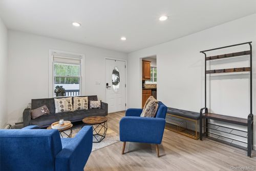 86 Beaver Brook Rd, Narrowsburg, NY, 12764-5418 | Card Image