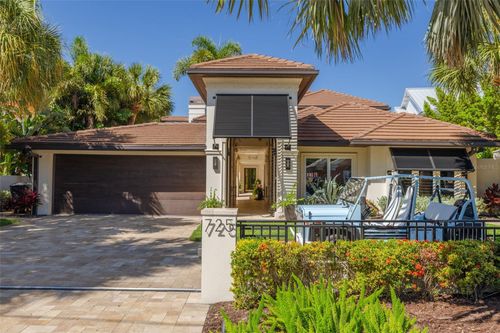 725 Brightwaters Blvd Ne, ST PETERSBURG, FL, 33704-3717 | Card Image