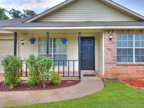 308 N Bristow Avenue, Coweta, OK, 74429 | Card Image