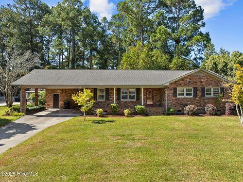 3218 N Waverly St, Farmville, NC, 27828-1473 | Card Image