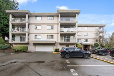 104 - 33090 George Ferguson Way, Condo with 2 bedrooms, 1 bathrooms and null parking in Abbotsford BC | Image 3