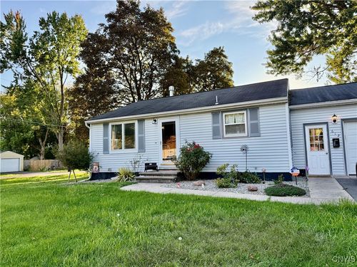 612 Church St, North Syracuse, NY, 13212-2411 | Card Image