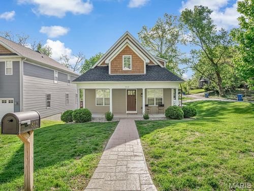 812 Meade Ave, Edwardsville, IL, 62025-2463 | Card Image