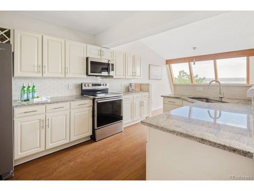 54 Wright Ct, Lakewood, CO, 80228-5200 | Card Image