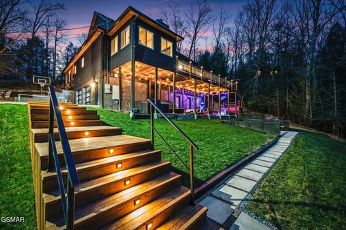 2210 Woodcock Trl, Sevierville, TN, 37876-6160 | Card Image