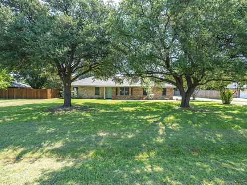 140 Mabry Ln, Red Oak, TX, 75154-2908 | Card Image