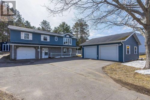 868 Shawn Drive Drive, Kingston, NS, B0P1R0 | Card Image