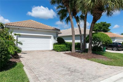 6663 Nw 25th Ter, House other with 3 bedrooms, 2 bathrooms and null parking in Boca Raton FL | Image 2