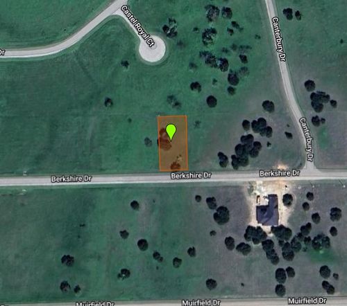 6640 Berkshire Dr, Cleburne, TX, 76033-8172 | Card Image