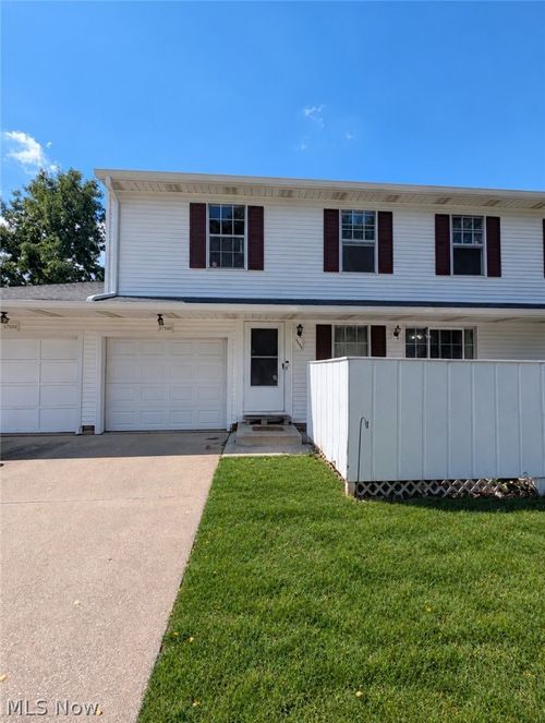 4b-17500 Independence Ct, Brook Park, OH, 44142-3535 | Card Image
