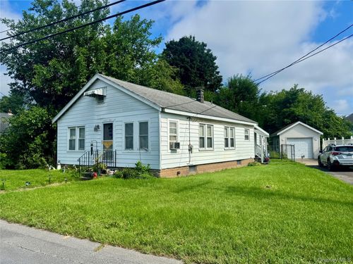 16 Esopus Ave, Kingston, NY, 12401-1304 | Card Image