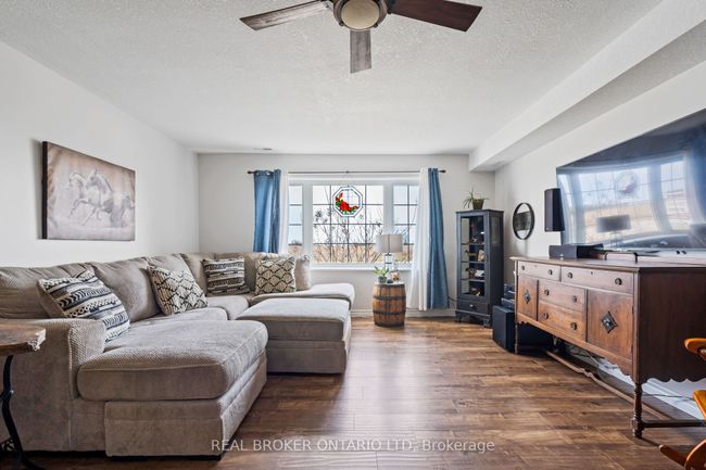 4196 Walkers Dr, House other with 3 bedrooms, 2 bathrooms and 6 parking in Glencoe ON | Image 4