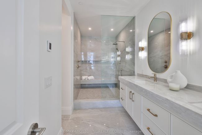 2201 - 2007 James St, Condo with 3 bedrooms, 2 bathrooms and null parking in Burlington ON | Image 24