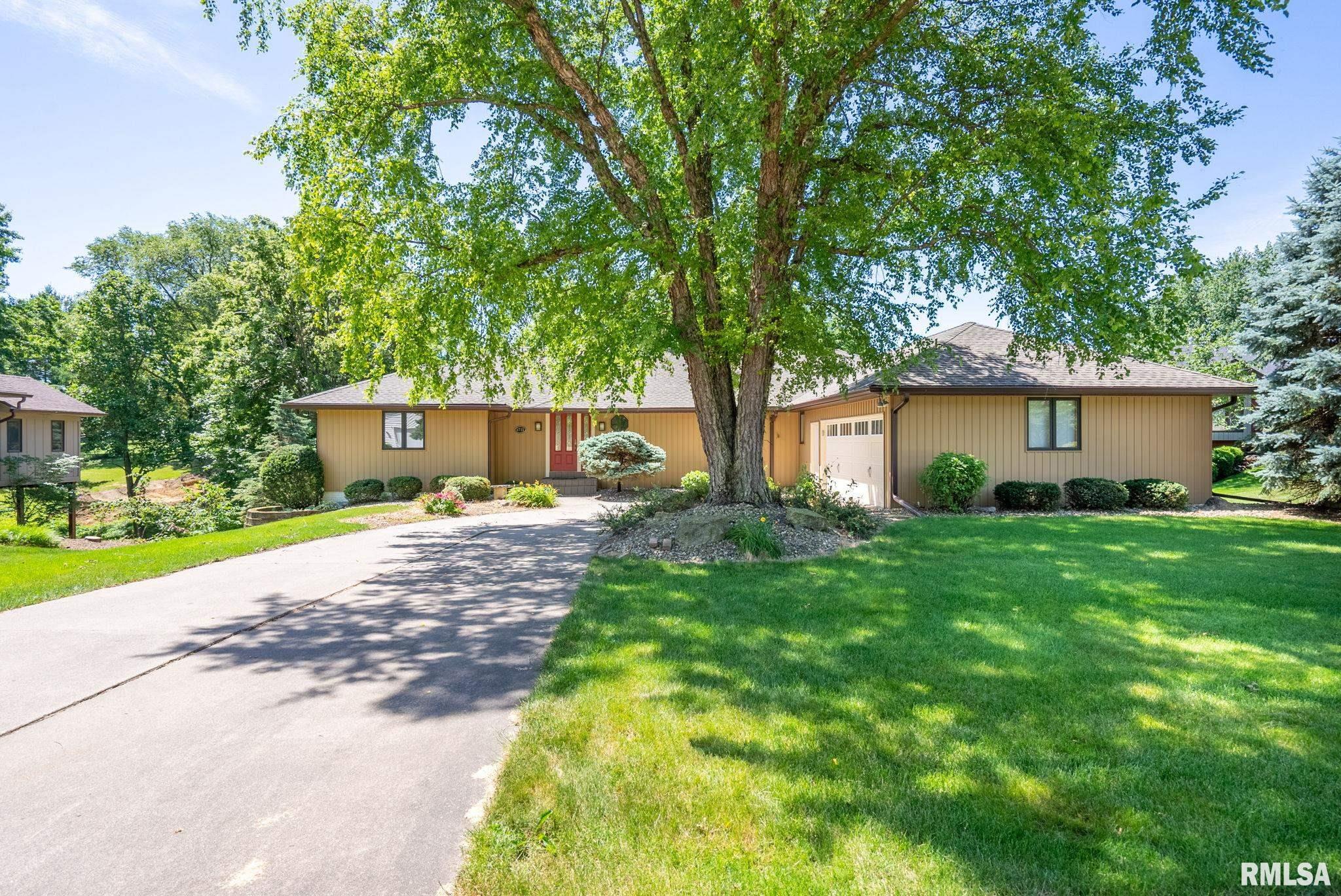 Dodds Dr, Bettendorf, IA 52722