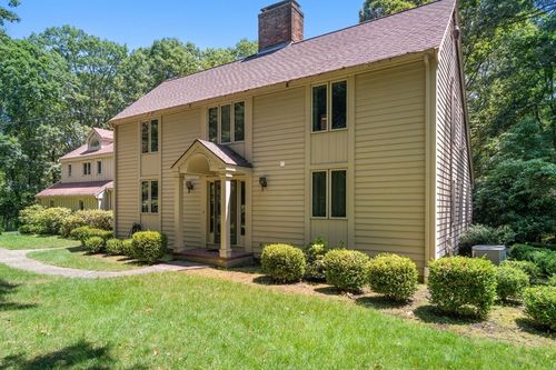 4 Meservey Ln, Lynnfield, MA, 01940-1222 | Card Image