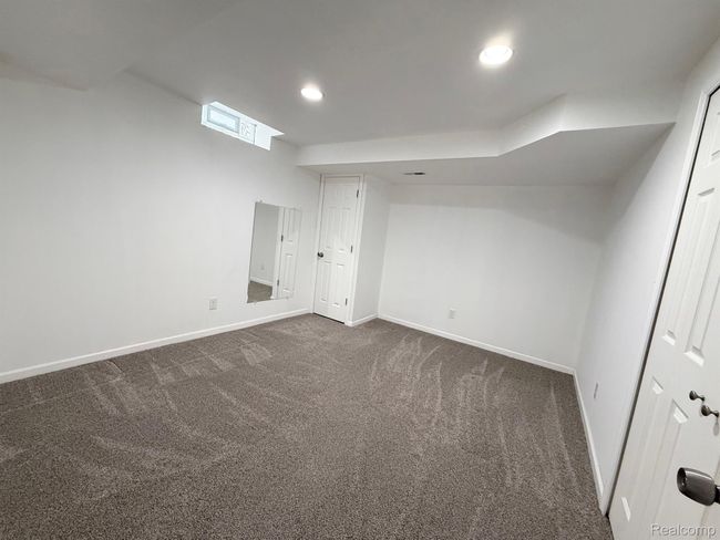 6th Bedroom | Image 49