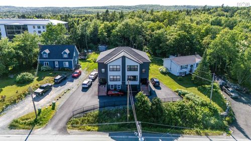 376 Beaver Bank Rd, Beaver Bank, NS, B4E1K4 | Card Image
