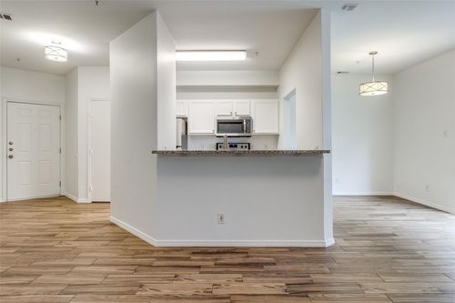 a-2825 Reagan St, Dallas, TX, 75219-7114 | Card Image