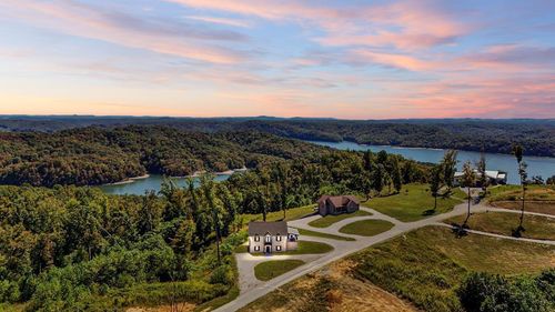 435 Taylor Rd, Byrdstown, TN, 38549-4715 | Card Image