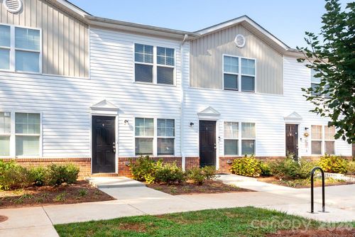 2017 Oakdale Road, Charlotte, NC, 28216 | Card Image